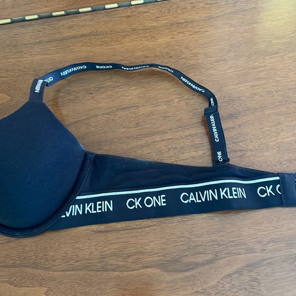 Calvin Klein Women's Constant Convertible Strap Lightly Lined Demi Bra - Picture 5 of 11